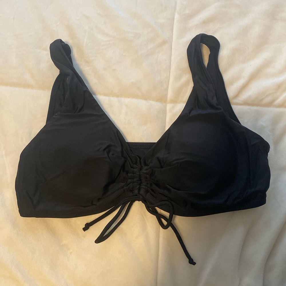 Women’s bikini top, size medium